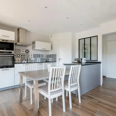 Granges En Rez-de-jardin Pour 4 Voyageurs Appartement Lyon