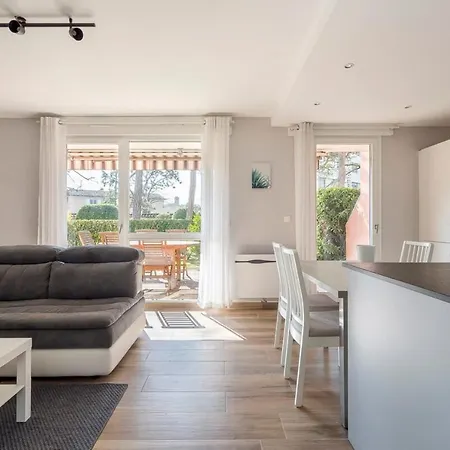 Granges En Rez-de-jardin Pour 4 Voyageurs Appartement *