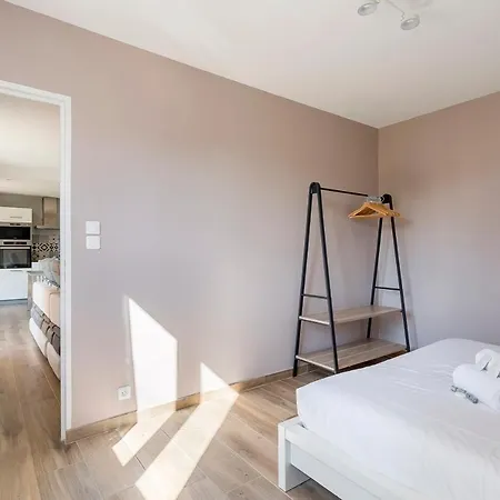 Granges En Rez-de-jardin Pour 4 Voyageurs * Lyon