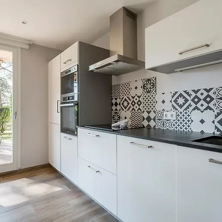 Granges En Rez-de-jardin Pour 4 Voyageurs * Lyon